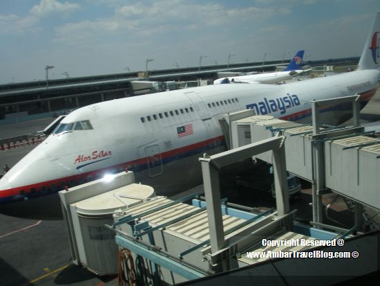 Malaysia Airlines Boeing 747 in Johannessburg